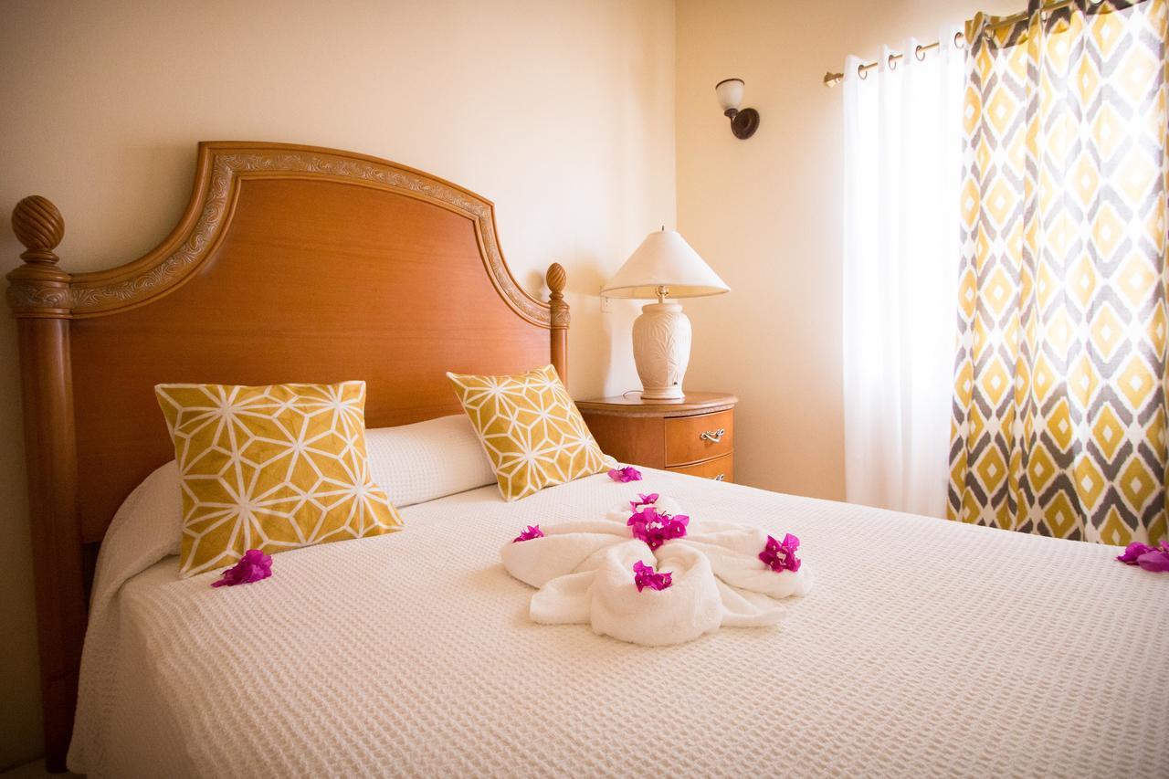 Connie'S Comfort Suites 세인트존스 외부 사진